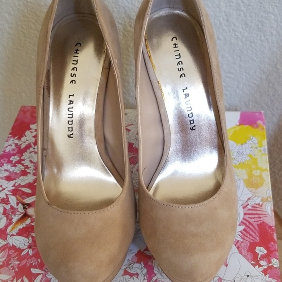 Shoes - Picture 6 of 8